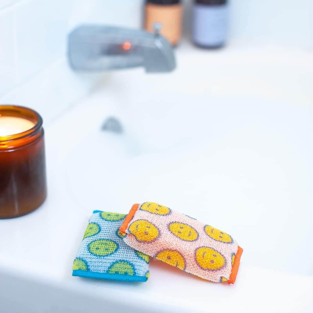 Scrub Daddy’s Scour Daddy Scouring Pad - Heat Treated ArmorTec Mesh to Release Food Particles - Strong, Thick and Absorbent Scouring Pad - 3 Scouring Pads