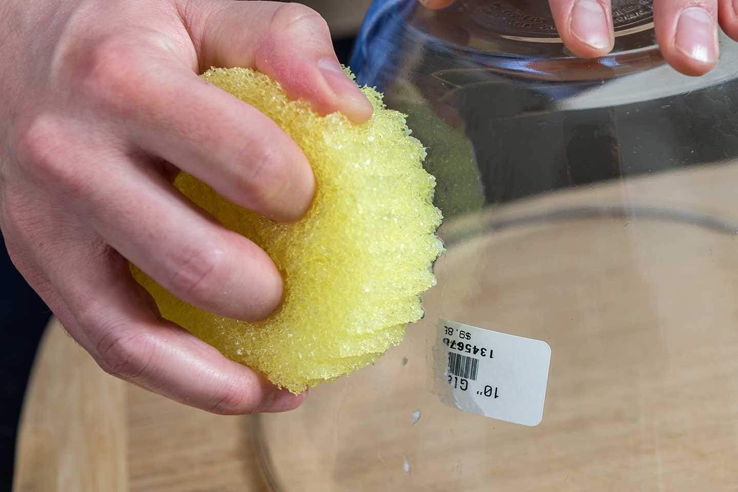The Original Scrub Daddy - Multipurpose Cleaning Sponge - Soft in Warm Water, Firm in Cold Water for Tough Cleaning - Scratch Free, Odour Resistant, Ergonomic